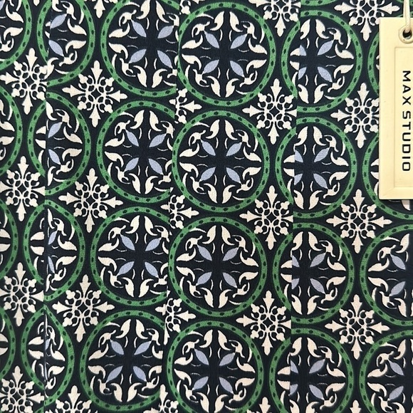 NWT max studio size small, pleated bottom, sleeveless dress - Picture 2 of 7